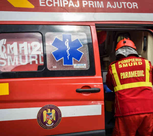 Intervenţii de urgenţă a medicilor ieşeni! Un bărbat a decedat şi un altul a ajuns la spital, din cauza caniculei