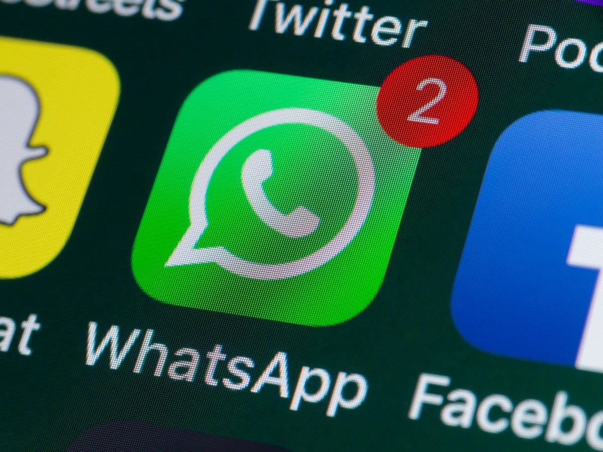 Poți să spionezi conversațiile WhatsApp fară acess la telefonul victimei?