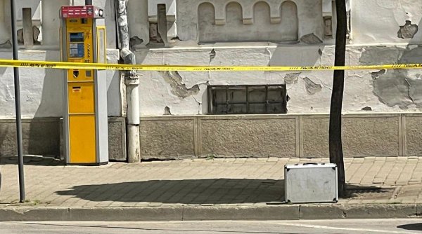 Pirotehnişti au intervenit de urgență la Palatul Copiilor din Arad, după ce au fost atenționați de existența unei bombe