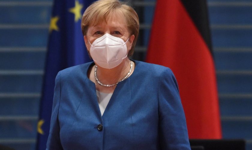 Angela Merkel, cobai pentru „încrucișarea vaccinurilor”. A făcut și AstraZeneca, și Moderna
