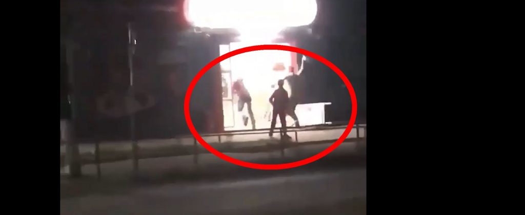 Bătaie generală în Tudor Vladimirescu din Iași între două grupuri! Unul dintre participanţi a fost înjunghiat în partea dorsală – EXCLUSIV