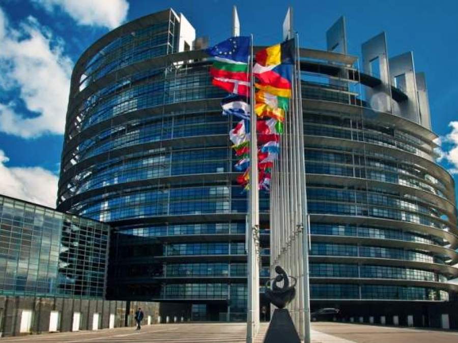 România are un deficit de aproximativ 10%. Consiliul European recomanda urgent scăderea acestuia sub 3%