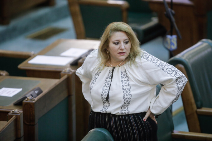 Senatorul de Iași, Diana Șoșoacă propune că România să iasă din Uniunea Europeană! Vrea închisoare pentru jurnaliştii români