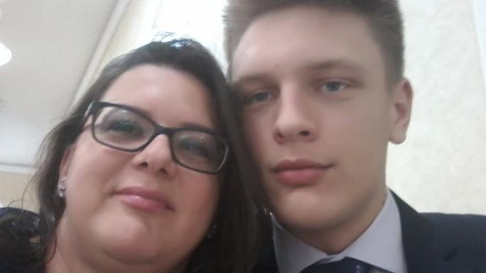 Ea este profesoara care a fost găsită moartă, alături de fiu, în propria locuinţă! Noi detalii au ieşit la iveală – GALERIE FOTO