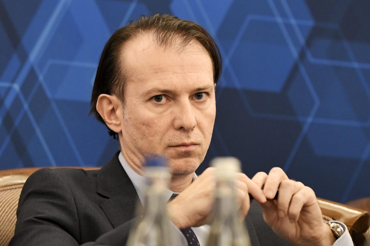 Premierul Florin Cîțu anunţă fonduri pentru baronii din PNL! Începe cursa pentru alegerile interne din partid