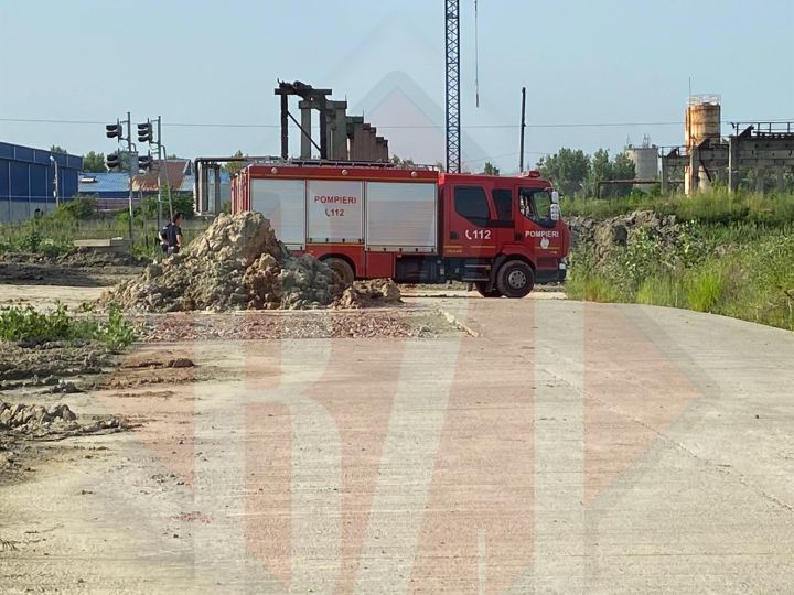 Incendiu de vegetație pe strada Trei Fântâni din Iași- Exclusiv, Galerie Foto