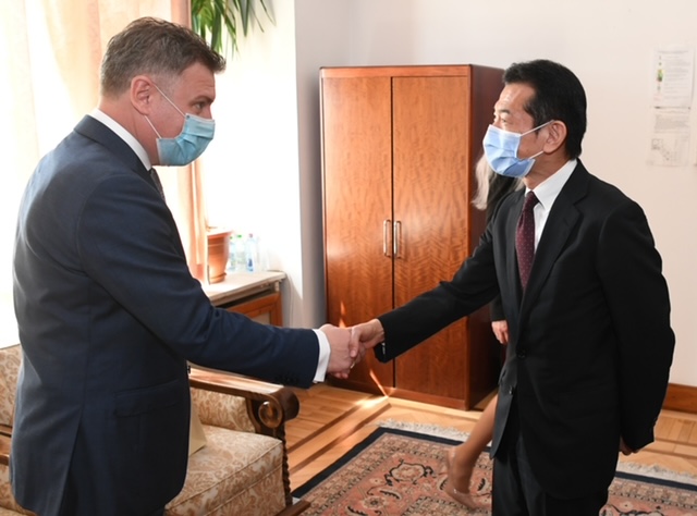 Iașul prezentat în Parlament ambasadorului Japoniei, ES Hiroshi Ueda!