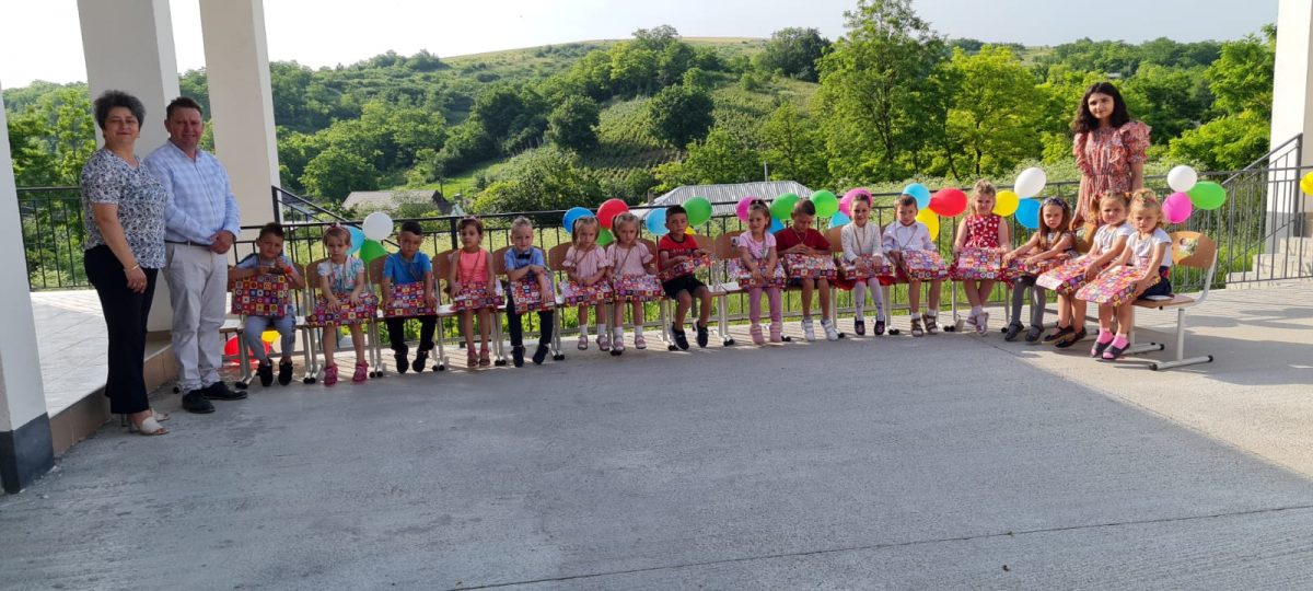 Cărți pentru copiii comunei Ion Neculce din județul Iași