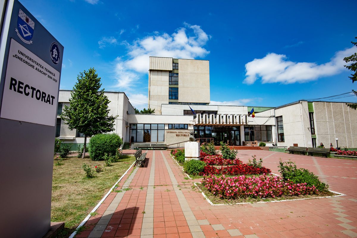 TUIASI cumpără 1.400 de laptopuri pentru studenți și digitalizează integral 67 de săli de cursuri