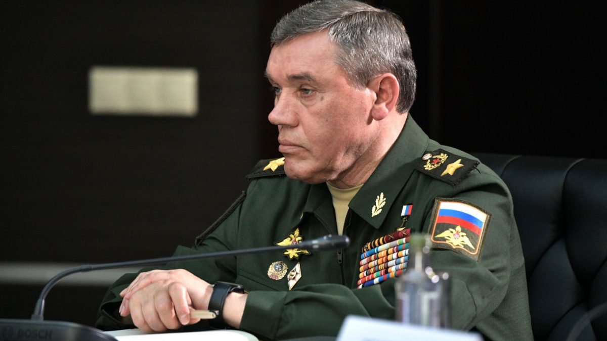 Șeful Statului Major al Rusiei, avertisment după întâlnirea Putin-Biden. „Rusia își rezervă dreptul de a folosi arme nucleare”