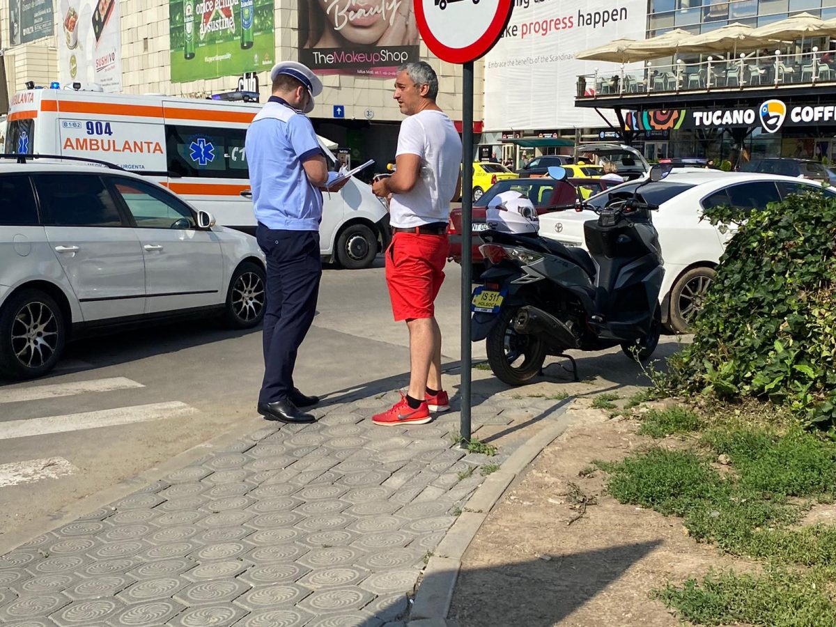 Accident rutier în Tudor Vladimirescu. Un scuter şi un autoturism au fost implicate – EXCLUSIV, FOTO