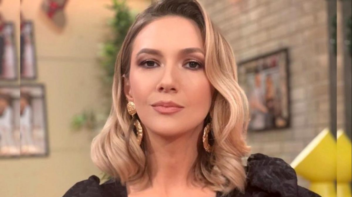 Adela Popescu, complicații înainte de naștere. De ce se teme prezentatoarea