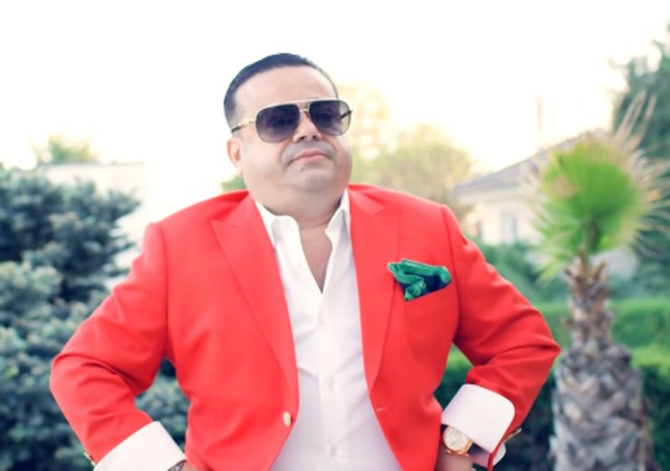Ce sumă a luat Adrian Minune pentru o dedicaţie! Scena a fost filmată de Vică Blochina