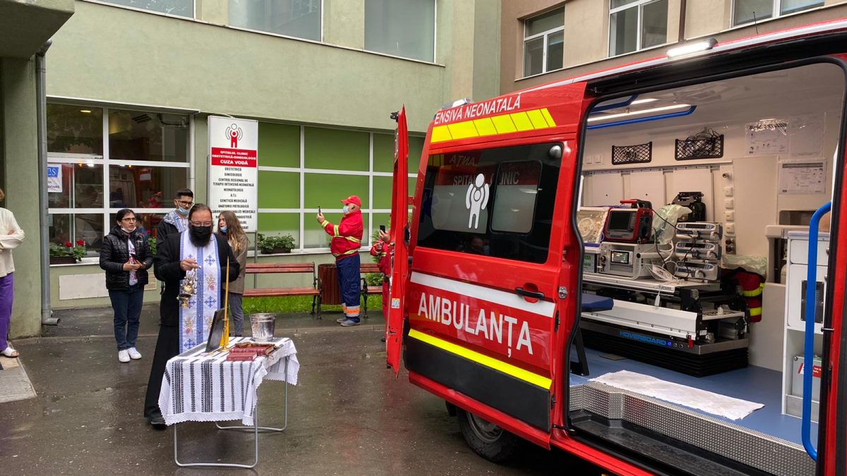 O ambulanță destinată pentru transportul nou născuților, achiziționată de Maternitatea „Cuza Vodă” din Iași – FOTO