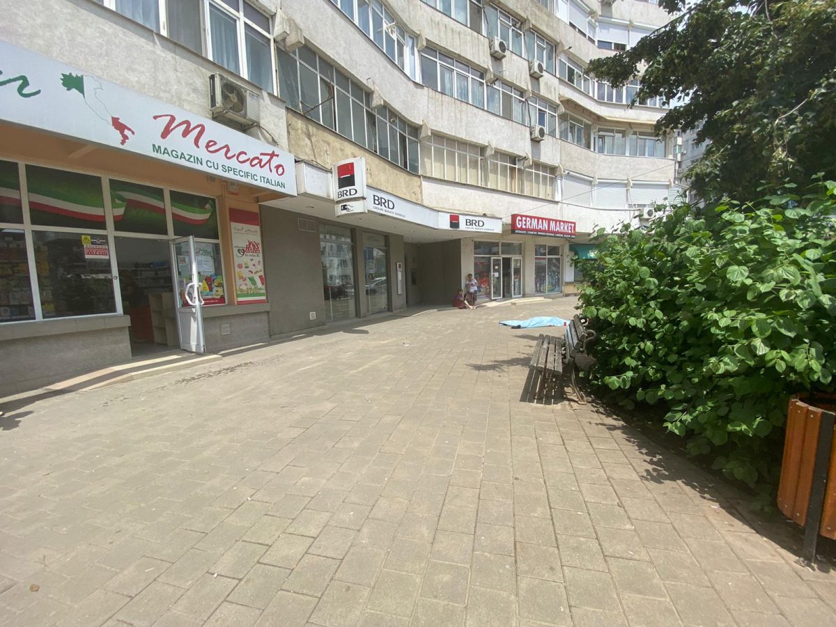 Un bărbat de 72 ani a murit după ce a căzut de la etajul 5, în Iaşi. Oamenii legii au intervenit la faţa locului – EXCLUSIV, FOTO