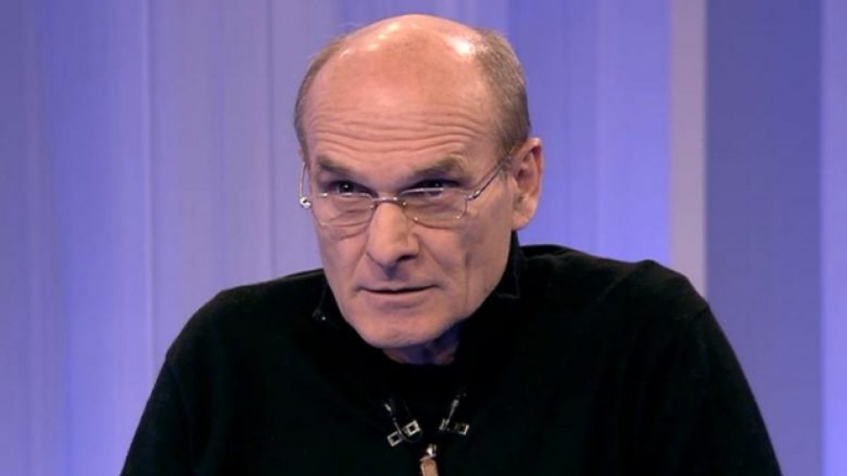 Cristian Tudor Popescu face o sugestie inedită: „Oamenii ar putea să fie plătiţi ca să se vaccineze sau să li se dea o găină”