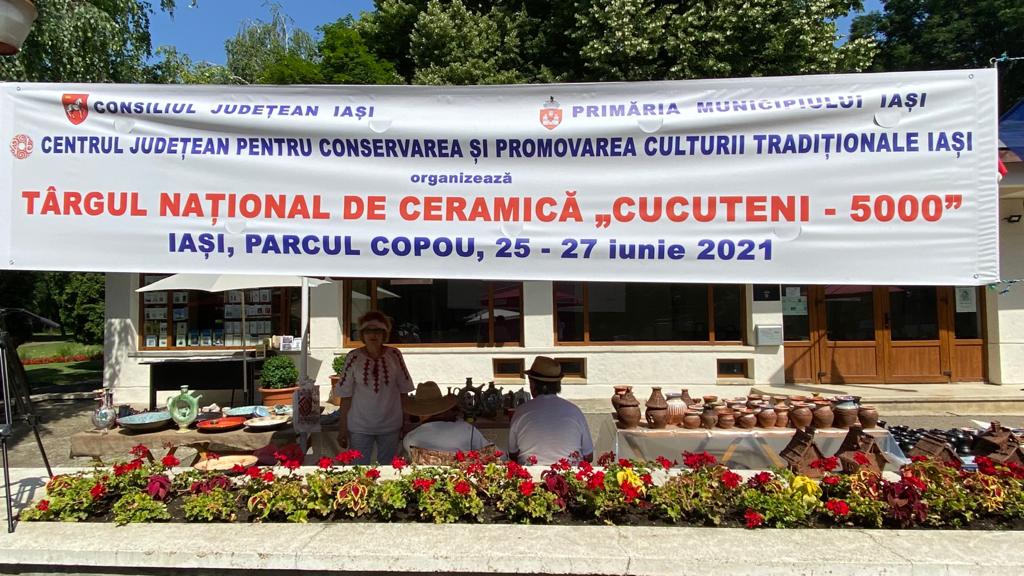 Târgul național de ceramică tradițională „Cucuteni 5000” a început astăzi în Parcul Copou! Iată ce puteți admira! GALERIE FOTO