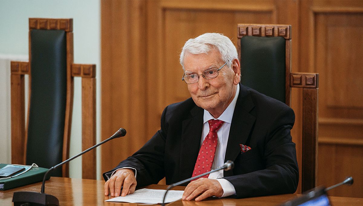 Universitatea de Medicină şi Farmacie „Grigore T. Popa”din Iași l-a omagiat pe academicianul Carol Stanciu la împlinirea a 84 de ani