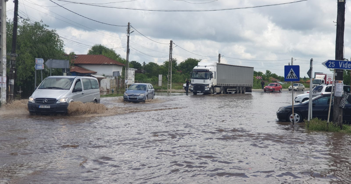Câte localități din România au fost afectate de inundații și vijelii? Ministrul de Interne prezintă bilanțul