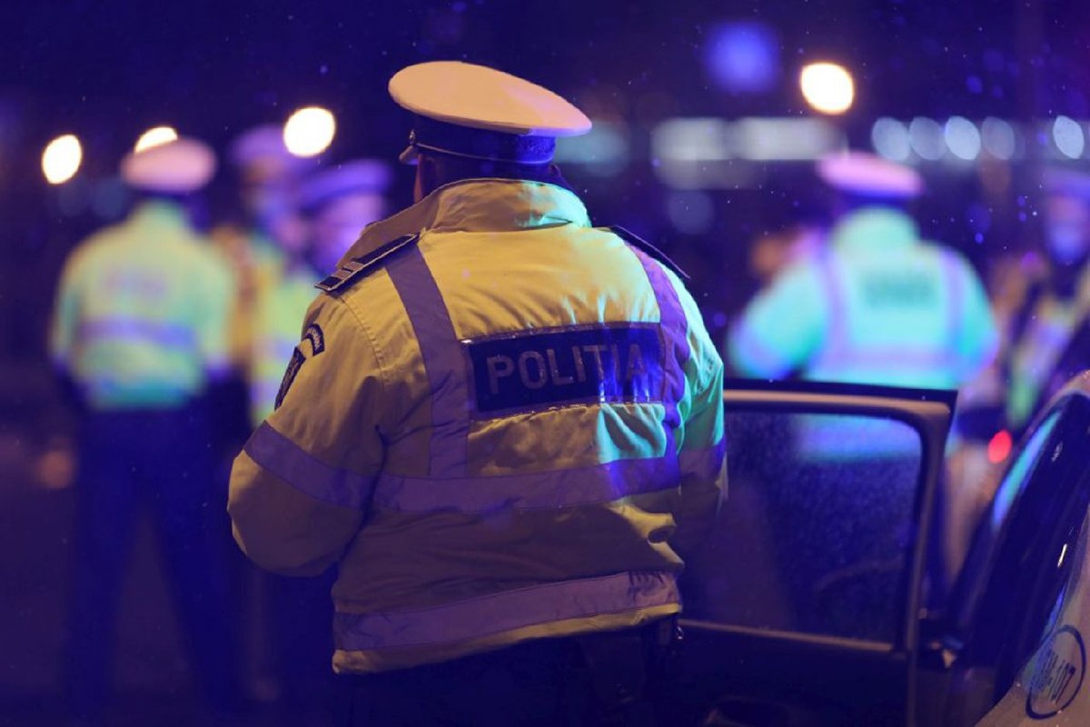 Percheziții în cinci județe ale României. Mai multe persoane sunt vizate de trafic ilegal de arme