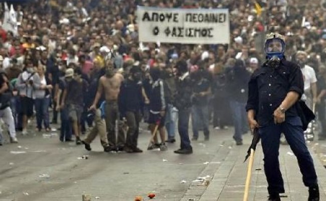 Avertisment pentru românii care vor să petreacă concediul în Grecia. În statul elen se manifestă proteste