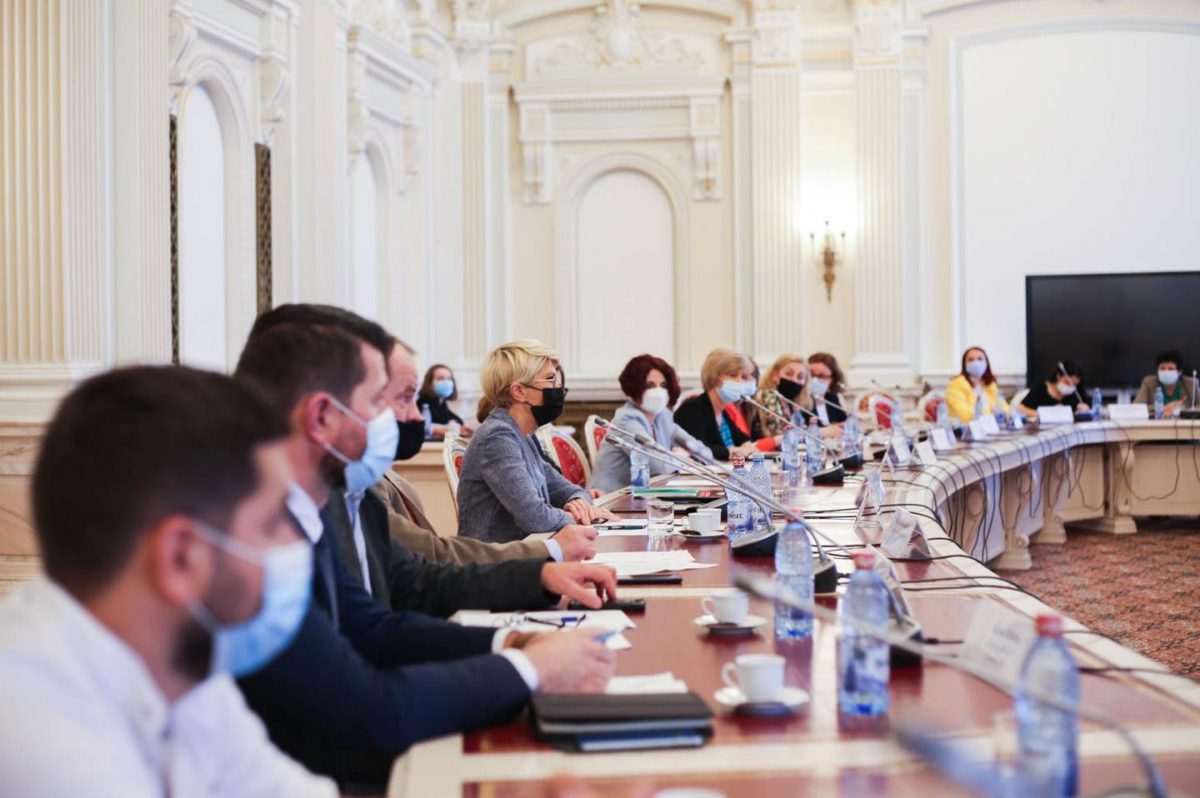 Ministrul Muncii: „Vom pune bazele acreditării ocupaţiei de analist comportamental, pentru copiii cu probleme de sănătate mintală”