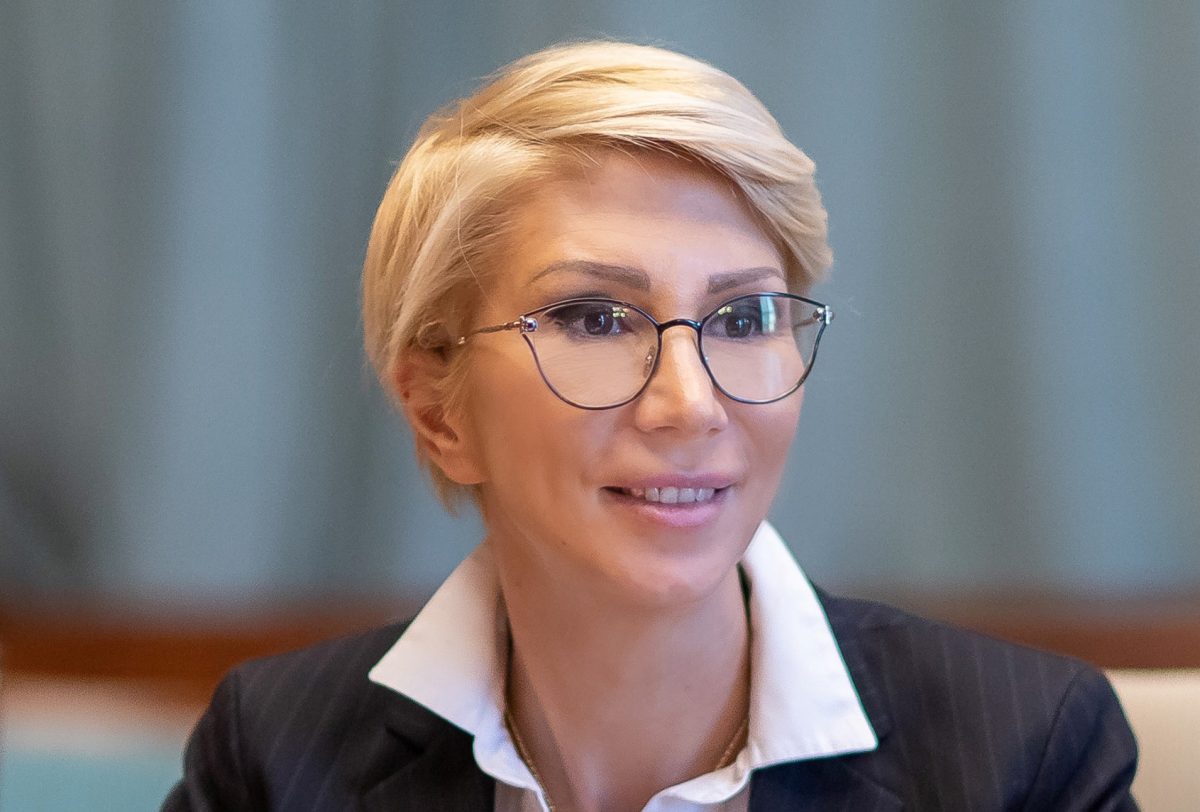 Veste bună pentru părinţi! Guvernul reintroduce şomajul tehnic şi zilele libere plătite