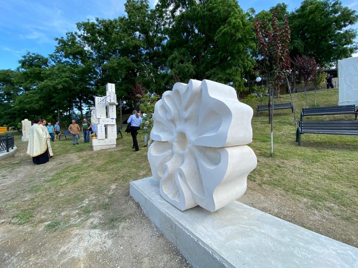 Simpozionul Internațional de Sculptură Ediția I, organizat de Primăria Tomești în perioada 1 – 30 iunie 2021, se apropie de final – FOTO, LIVE VIDEO