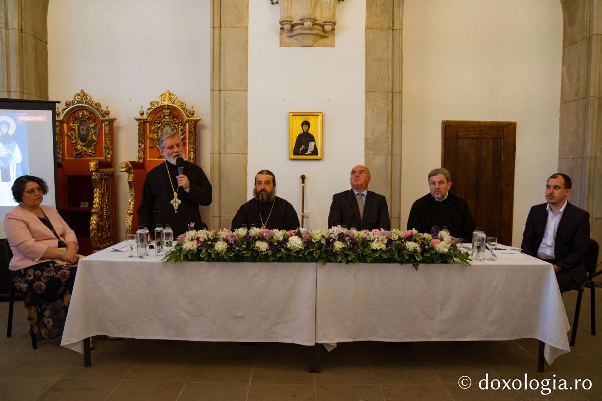 Simpozion și expoziție dedicate Sfintei Cuvioase Parascheva – GALERIE FOTO