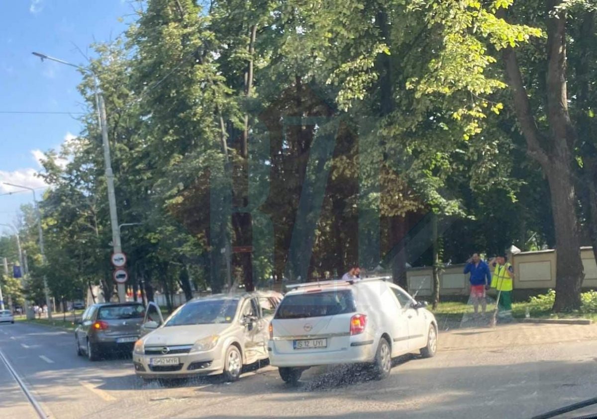 Accident rutier în Copou. Două autoturisme au intrat în coliziune – EXCLUSIV