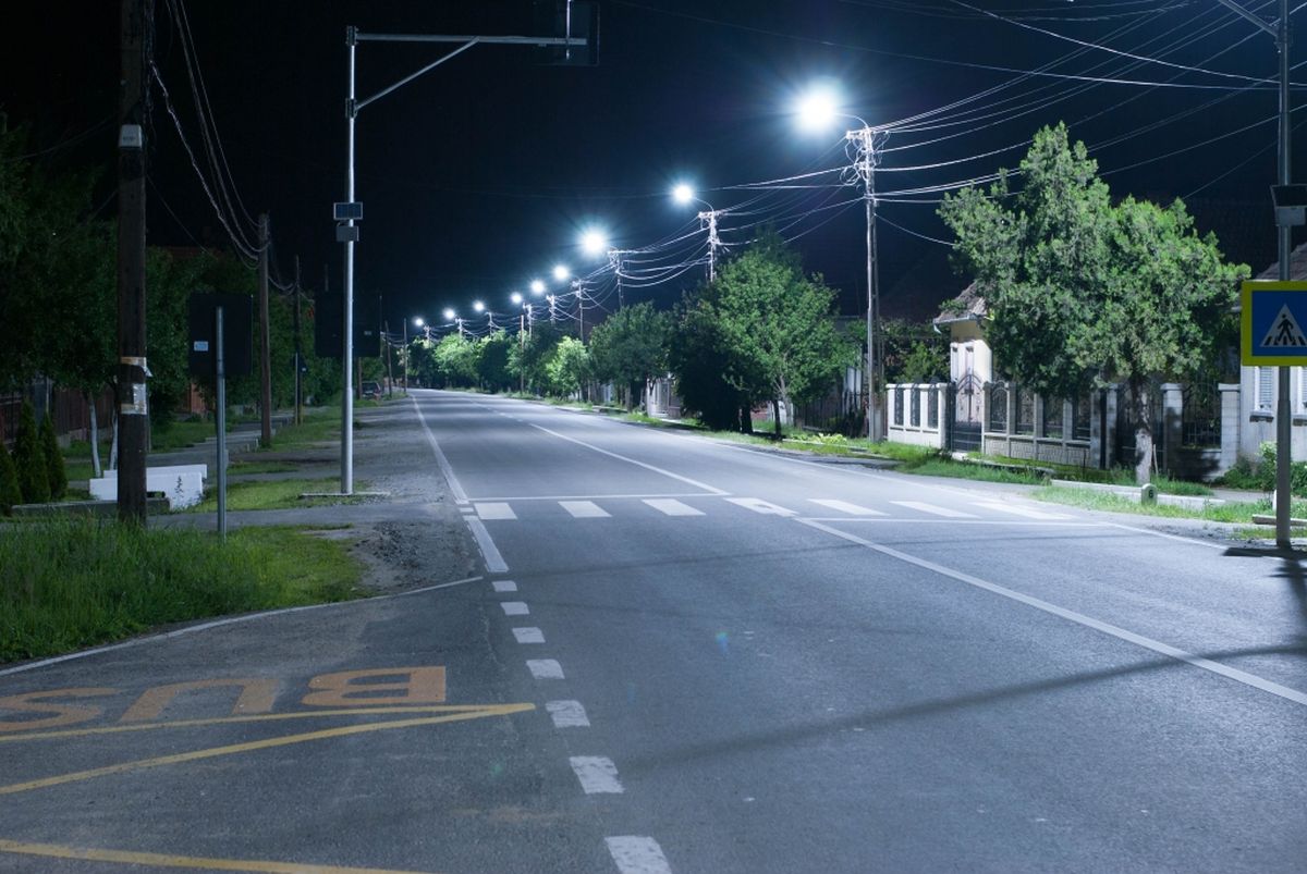 Lista finală cu primăriile din Iași care primesc bani pentru modernizarea iluminatului public! Vor investi 18 milioane de lei, bani de la Administrația Fondului pentru Mediu
