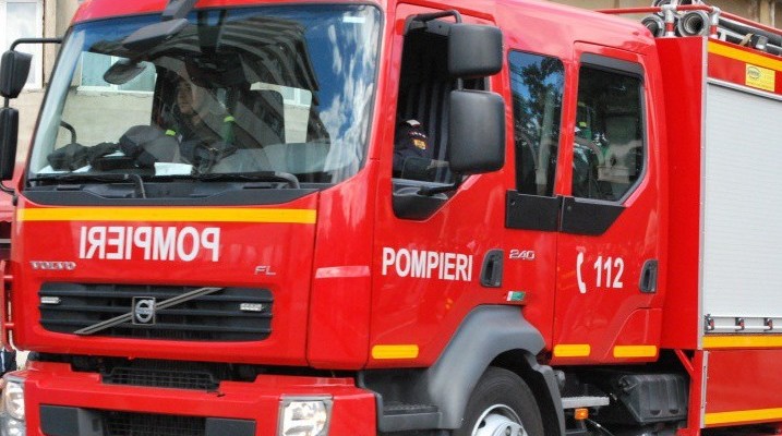 Incendiu la un cămin studențesc din Tg. Mureș. 21 de persoane au fost evacuate