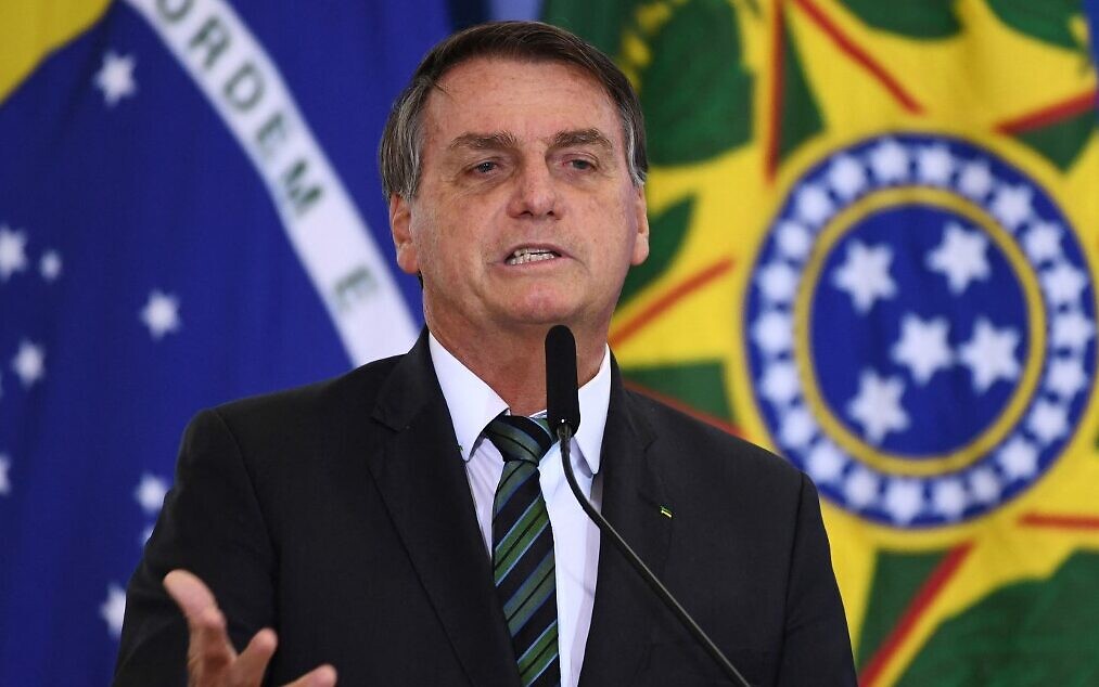 Jair Bolsonaro, președintele Braziliei, sughiță de 10 zile fără oprire. Acesta a fost internat în spital