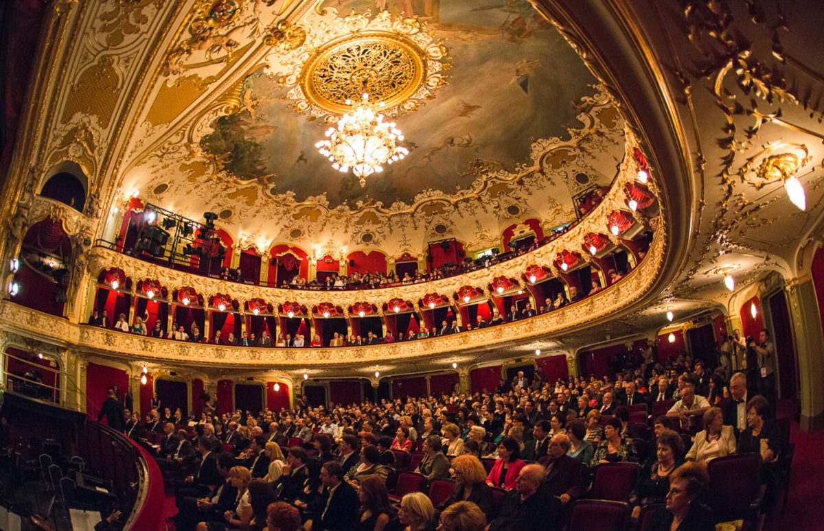 Opera Națională Română din Iași va deschide stagiunea 2021-2022 cu spectacolul ”Magia serii în sunet și lumină”