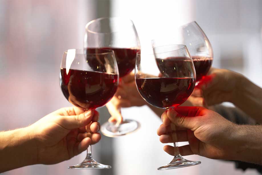 4% din cazurile de cancer sunt provocate de consumul de alcool