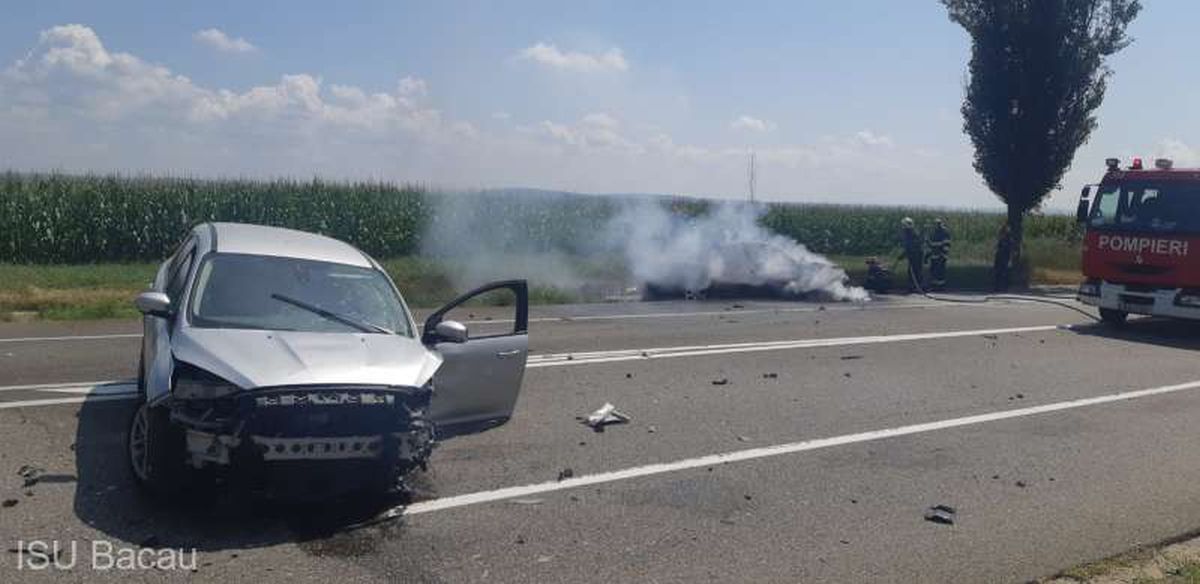 Accident rutier urmat de incendiu, în Bacău. Două persoane au fost rănite – VIDEO