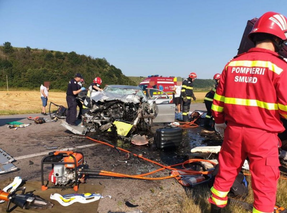 Adolescentul de 15 ani care şi-a pierdut familia în accidentul de la Bacău, transferat la Bucureşti
