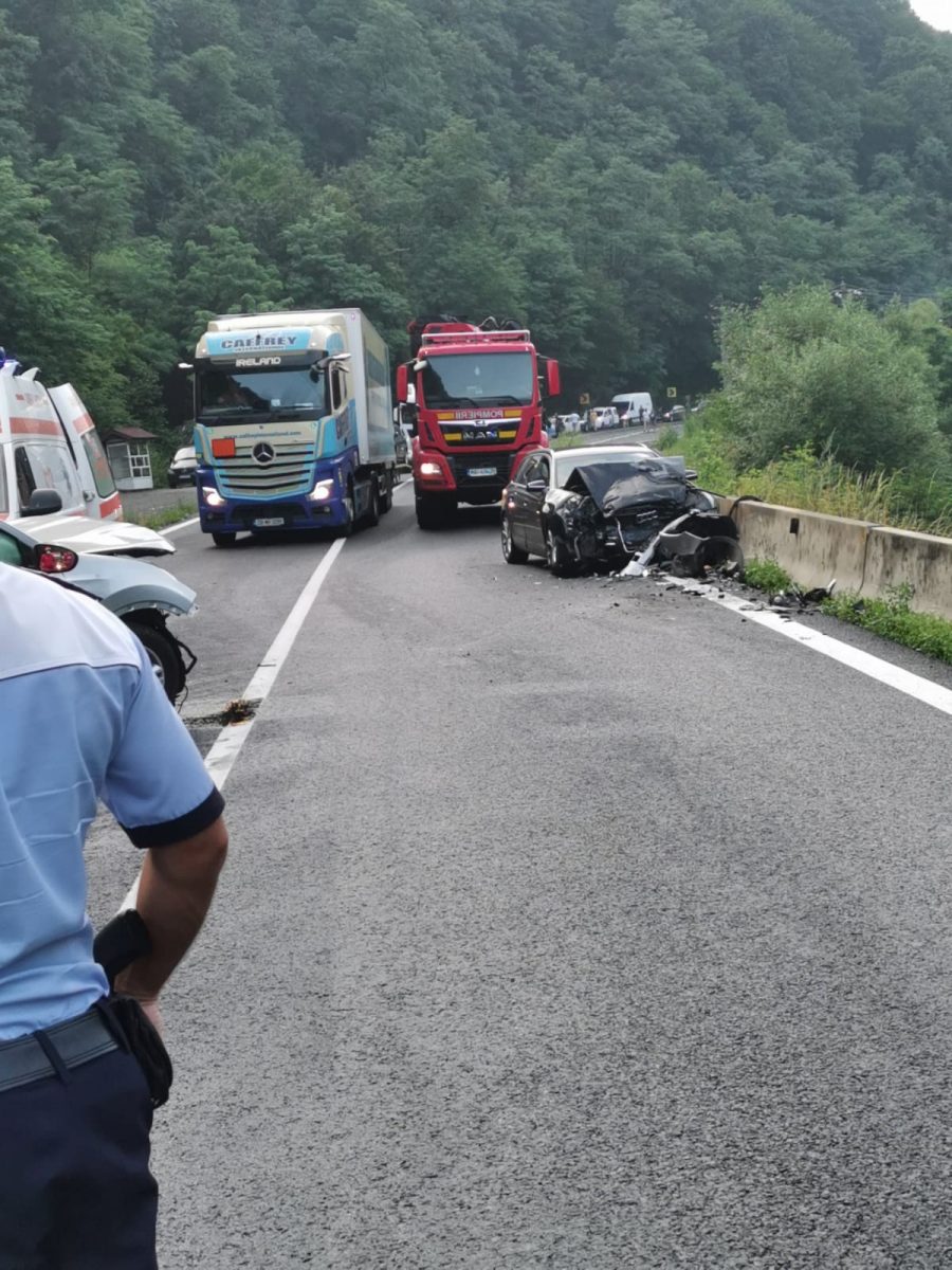 Accident grav în județul Vâlcea. Au fost implicate patru victime, printre care o fetiță de patru ani cu traumatism facial