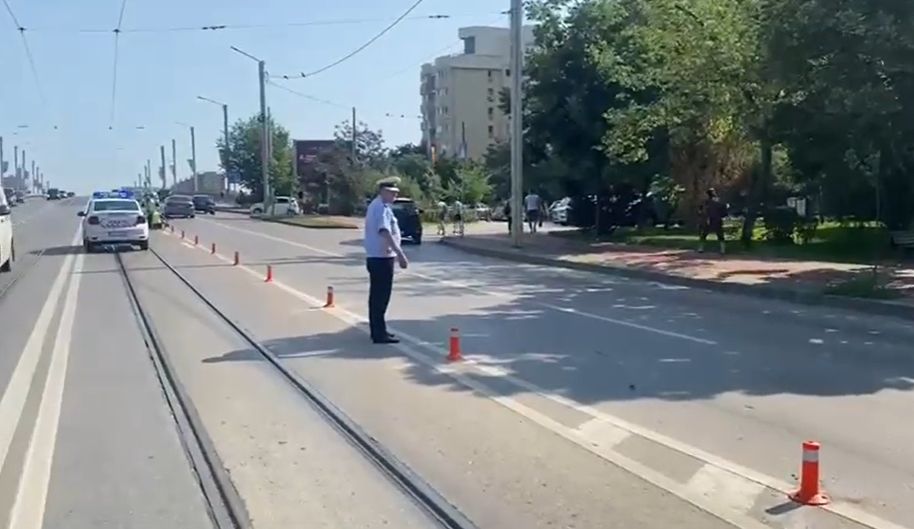 A început amenajarea benzii unice pentru mijloacele de transport în comun pe şoseaua și strada Nicolina – FOTO, VIDEO