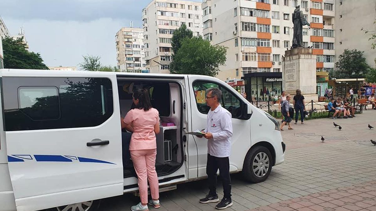 Noi caravane mobile de vaccinare împotriva COVID-19, organizate în patru locuri în municipiul Iași! Reprezentații DSP: „Vaccinarea este un act benevol și gratuit!”