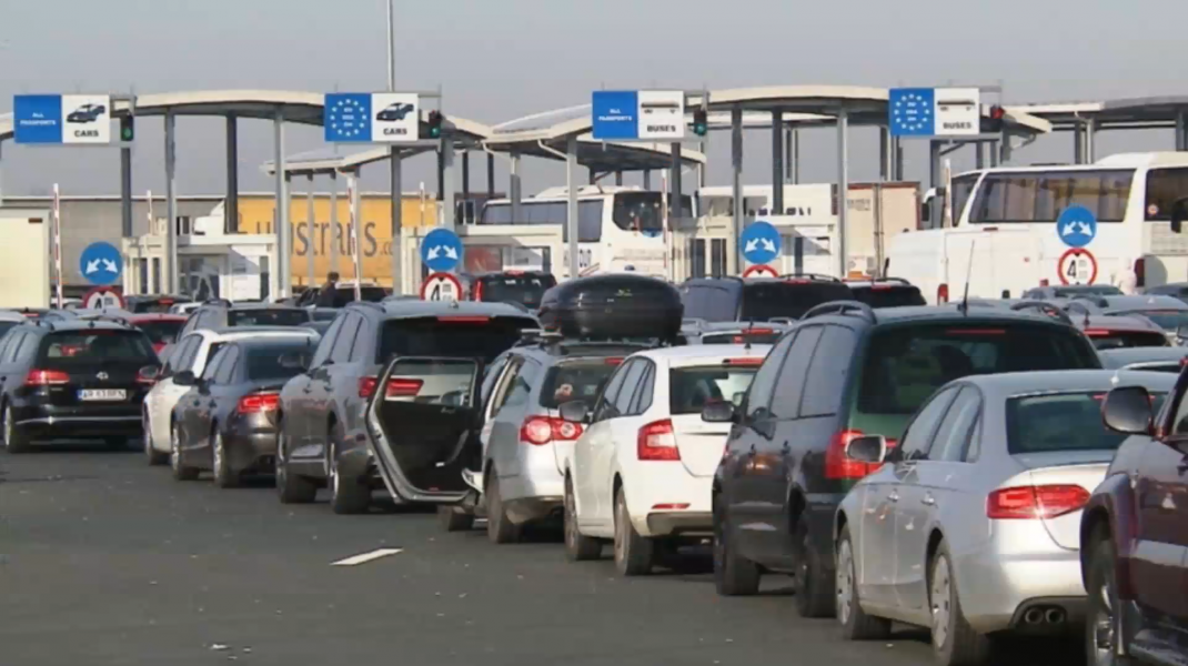 Românii se înghesuie să părăsească Grecia, după ce a fost inclusă pe lista roșie. Sunt cozi interminabile la vamă
