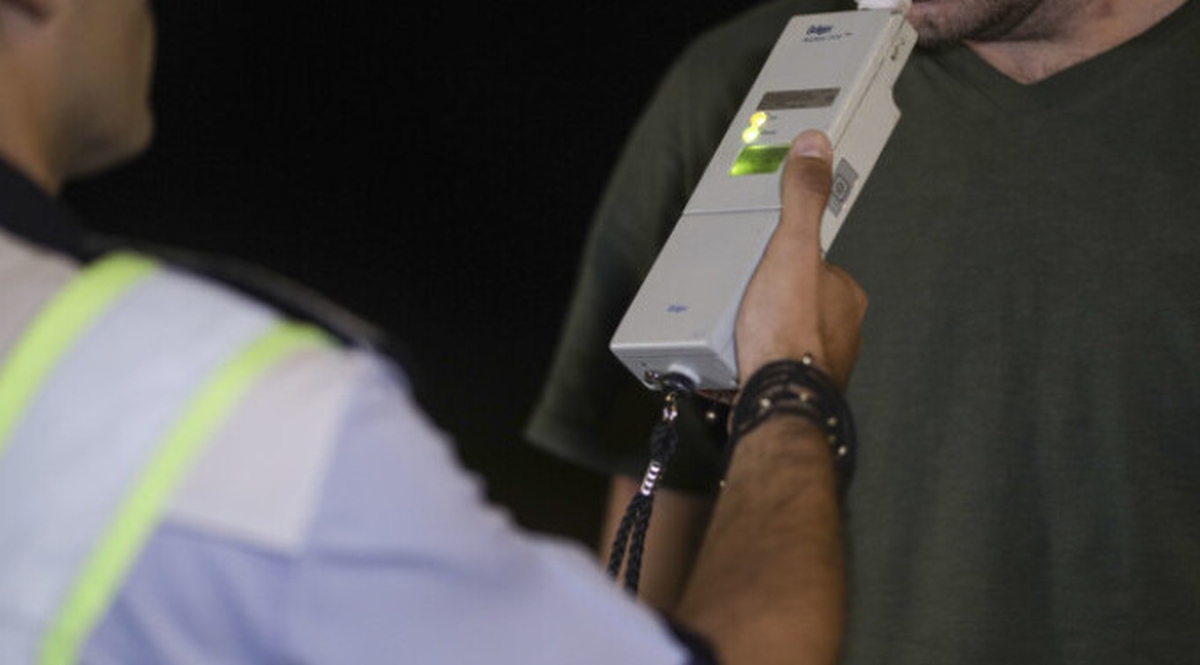 Dezastru pe străzile din Iași! Șoferi, prinși băuți la volan. Dosare penale pe bandă rulantă, întocmite de polițiștii ieșeni