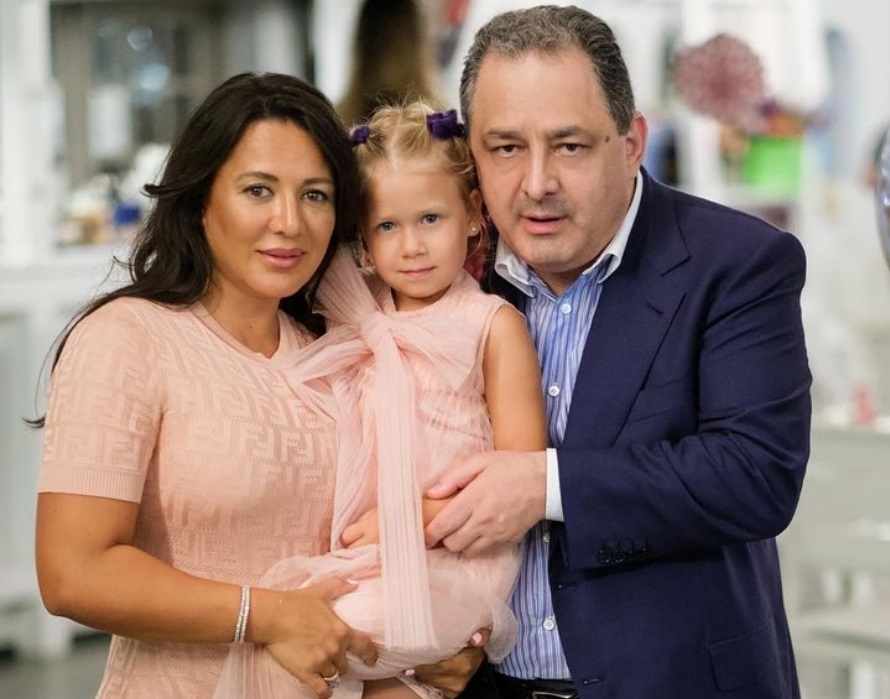Fostul primar Marian Vanghelie, acuzat de soţie ca a agresat-o fizic. Femeia a ajuns la spital