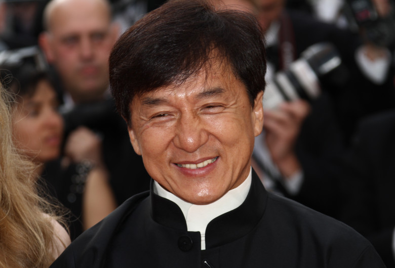 Actorul Jackie Chan plănuiește să adere la Partidul Comunist din China