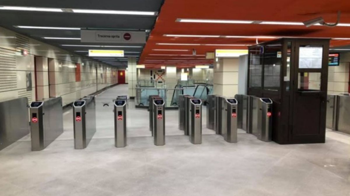Carduri contactless reîncărcabile pentru călătorii Metrorex