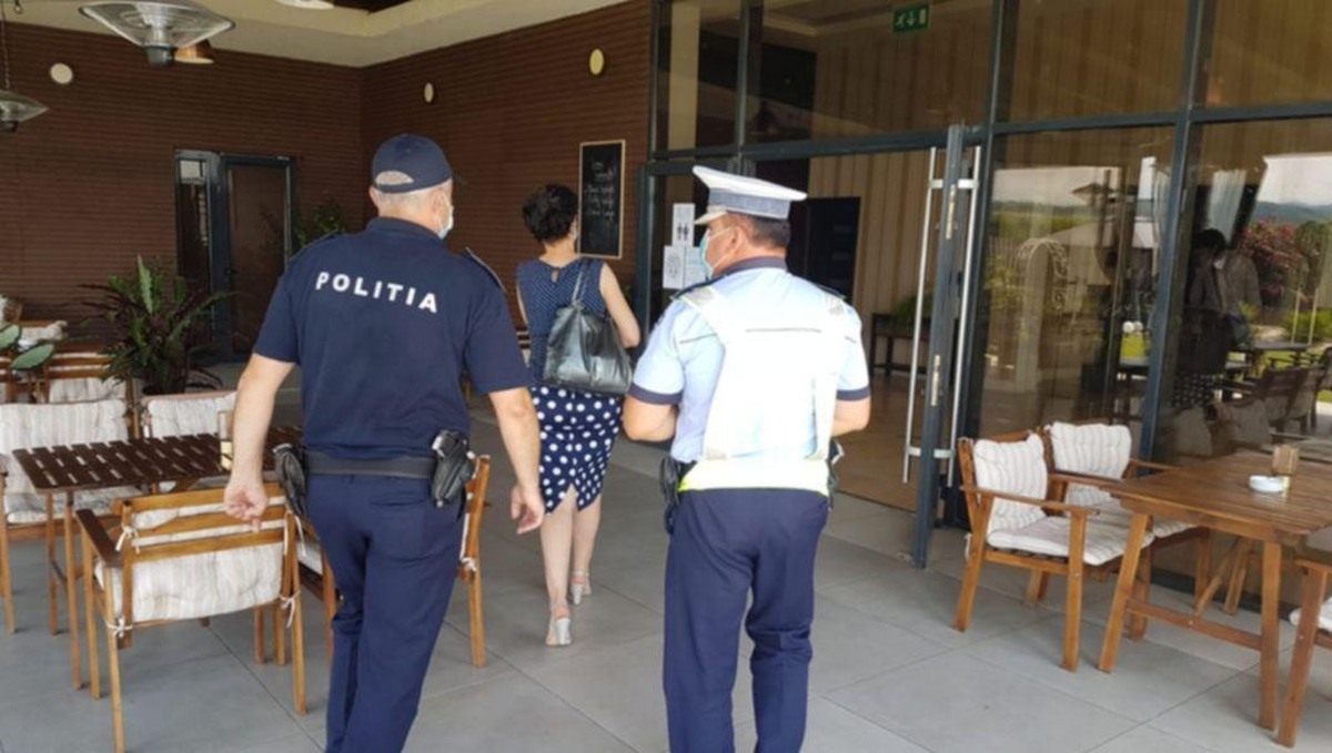 Polițiștii din Iași au verificat zeci de societăți comerciale pentru a vedea dacă măsurile luate în lupta împotriva COVID-19 sunt respectate