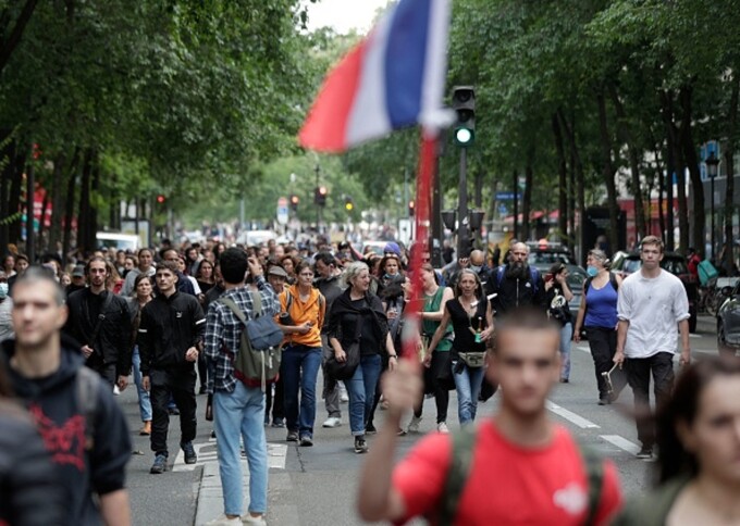 Protestele anti-vaccinare iau amploare în Franța! Manifestanții au pătruns în primăria orașului Chambéry – VIDEO