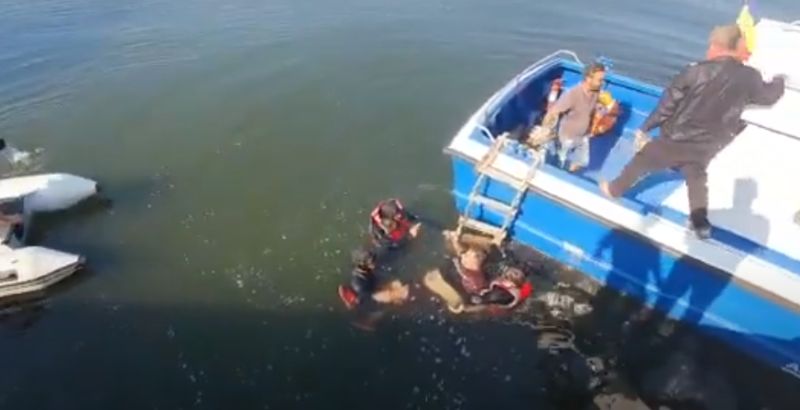 Sinucigaş salvat cu greu din Canalul Dunăre-Marea Neagră. Bărbatul refuza să fie scos din apă – VIDEO