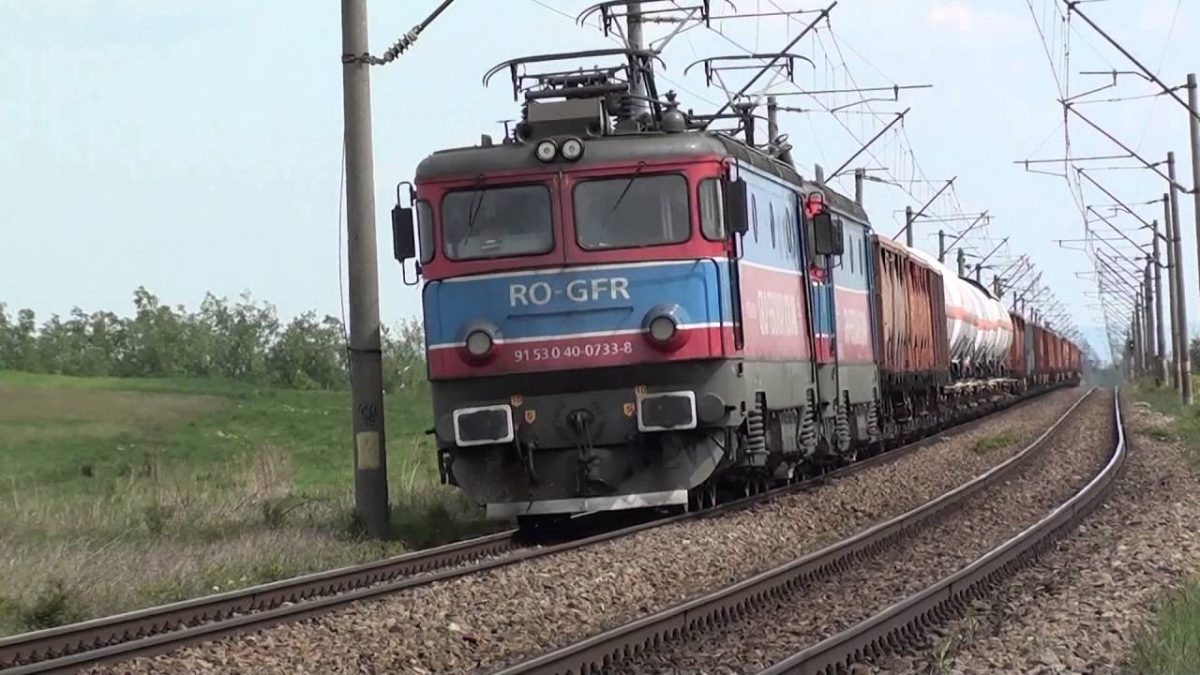 Accident grav pe litoral! Un tren care circula pe ruta Constanța-Mangalia a lovit o mașină