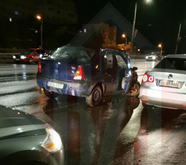 Accident rutier pe podul din Nicolina. Două autoturisme au fost implicate în coliziune – Exclusiv, Galerie Foto